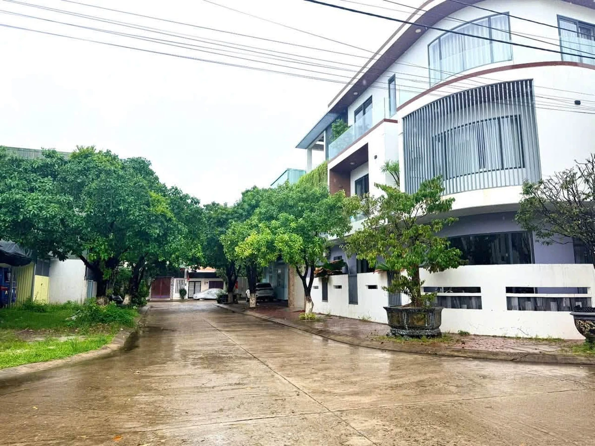 Bán lô góc biệt thự 135m2 đường Chu Văn An, Quảng Ngãi - Ảnh 1