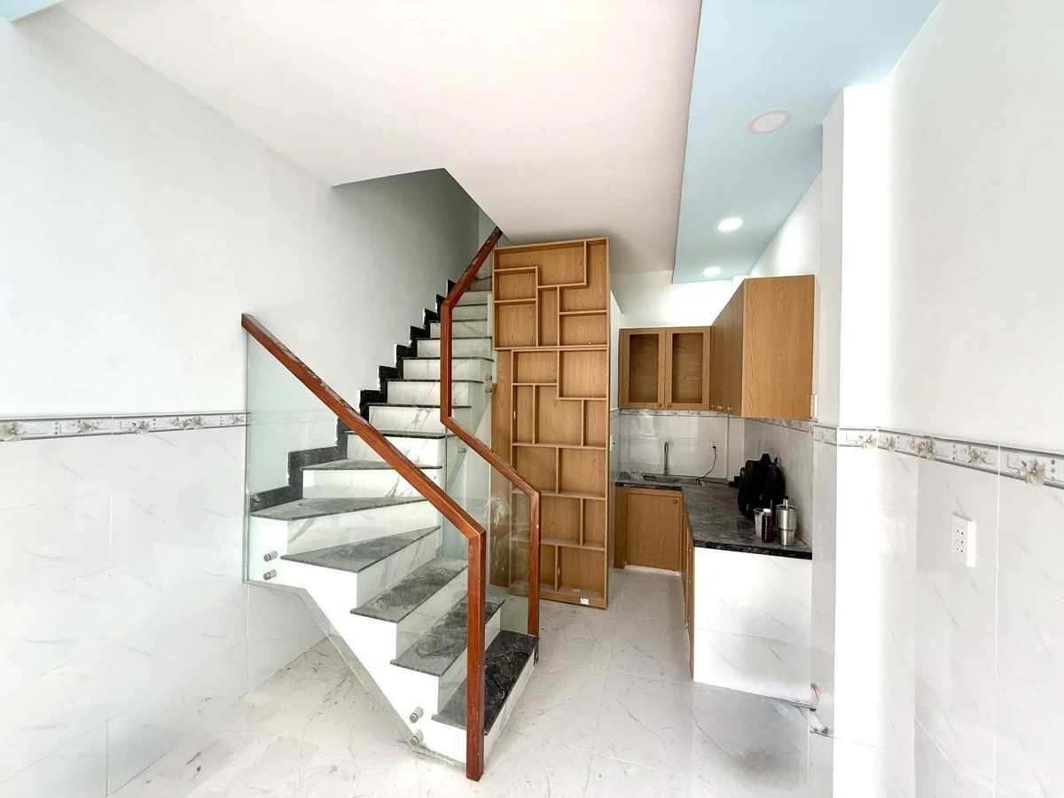 Bán nhà 3 tầng 18m2 sát Võ Văn Ngân, Linh Chiểu, Thủ Đức giá 1,3 tỷ - Ảnh 1