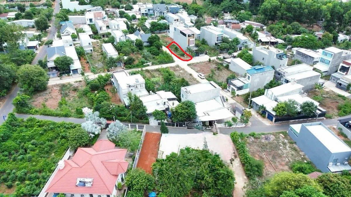 Bán lô góc 2 mặt tiền 137.5m² Bà Rịa - Ảnh 1
