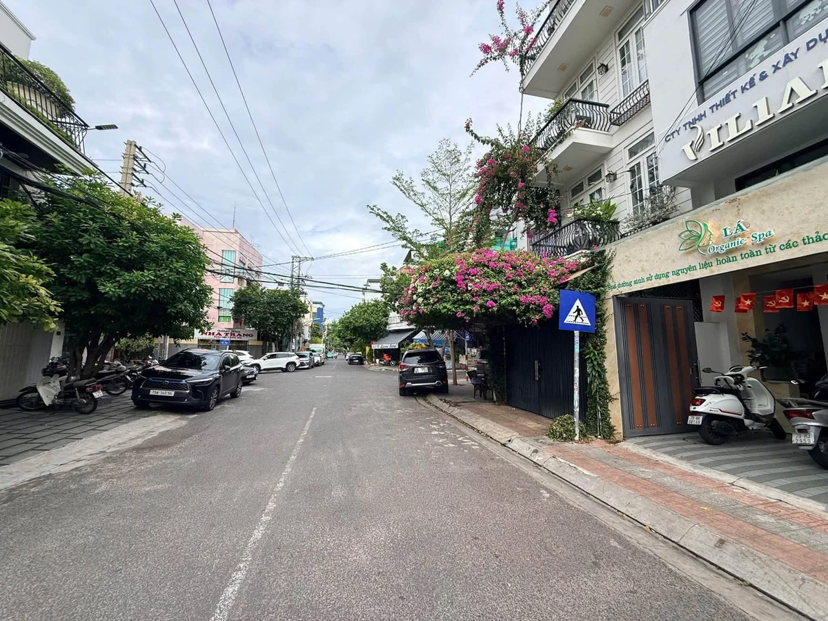 Bán nhà 3 tầng mặt tiền Lam Sơn, 53.6m², 3PN, Nha Trang - Ảnh 1