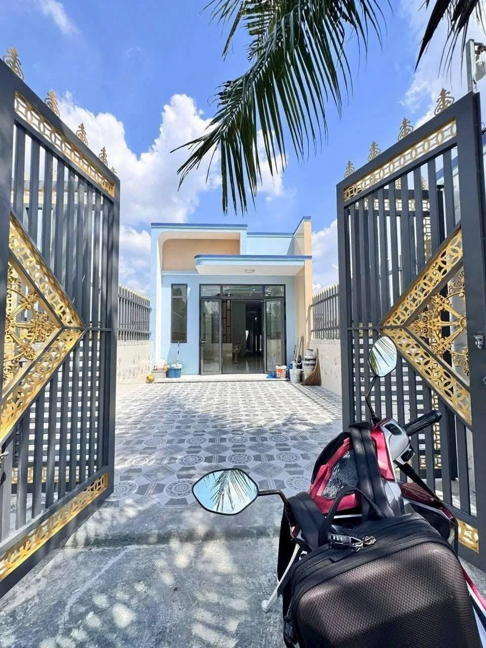 Bán nhà Đức Hòa, 150m², 3PN, sân đậu ô tô - Ảnh 1