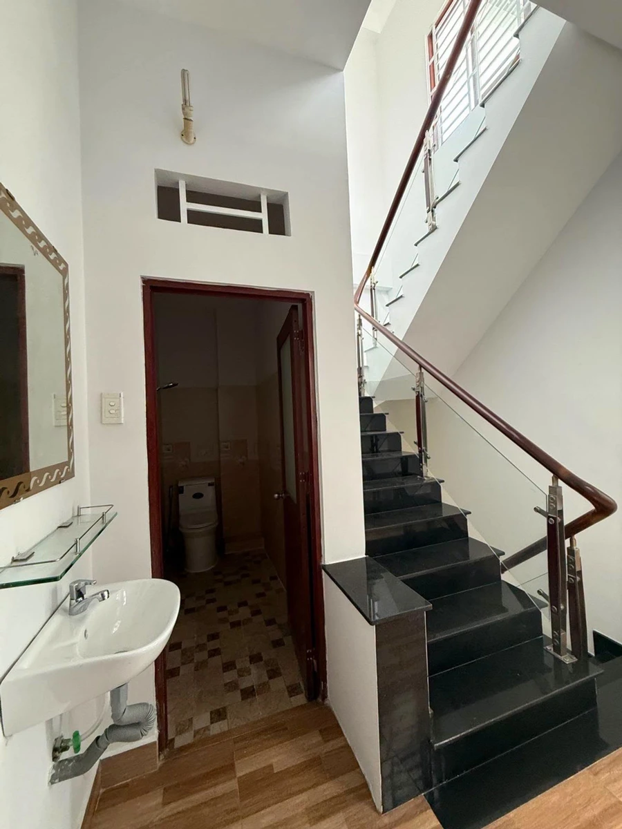 Bán nhà 3 tầng hẻm xe hơi 108m2 gần cầu Bến Phân, Gò Vấp, giá 7,2 tỷ - Ảnh thu nhỏ 4