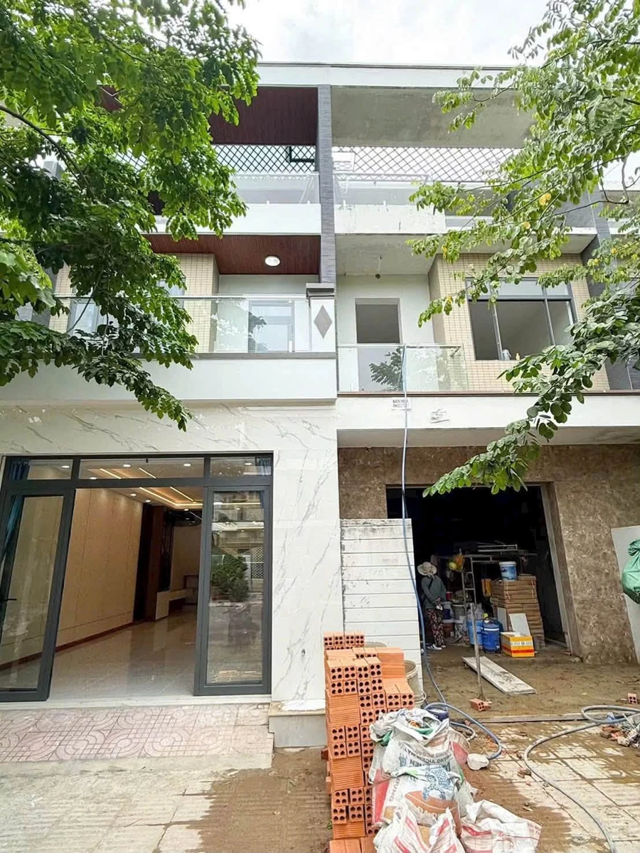 Bán nhà phố 1 trệt 2 lầu 248m² KDC Bưu Long 3, Nhà Bè - Ảnh 1