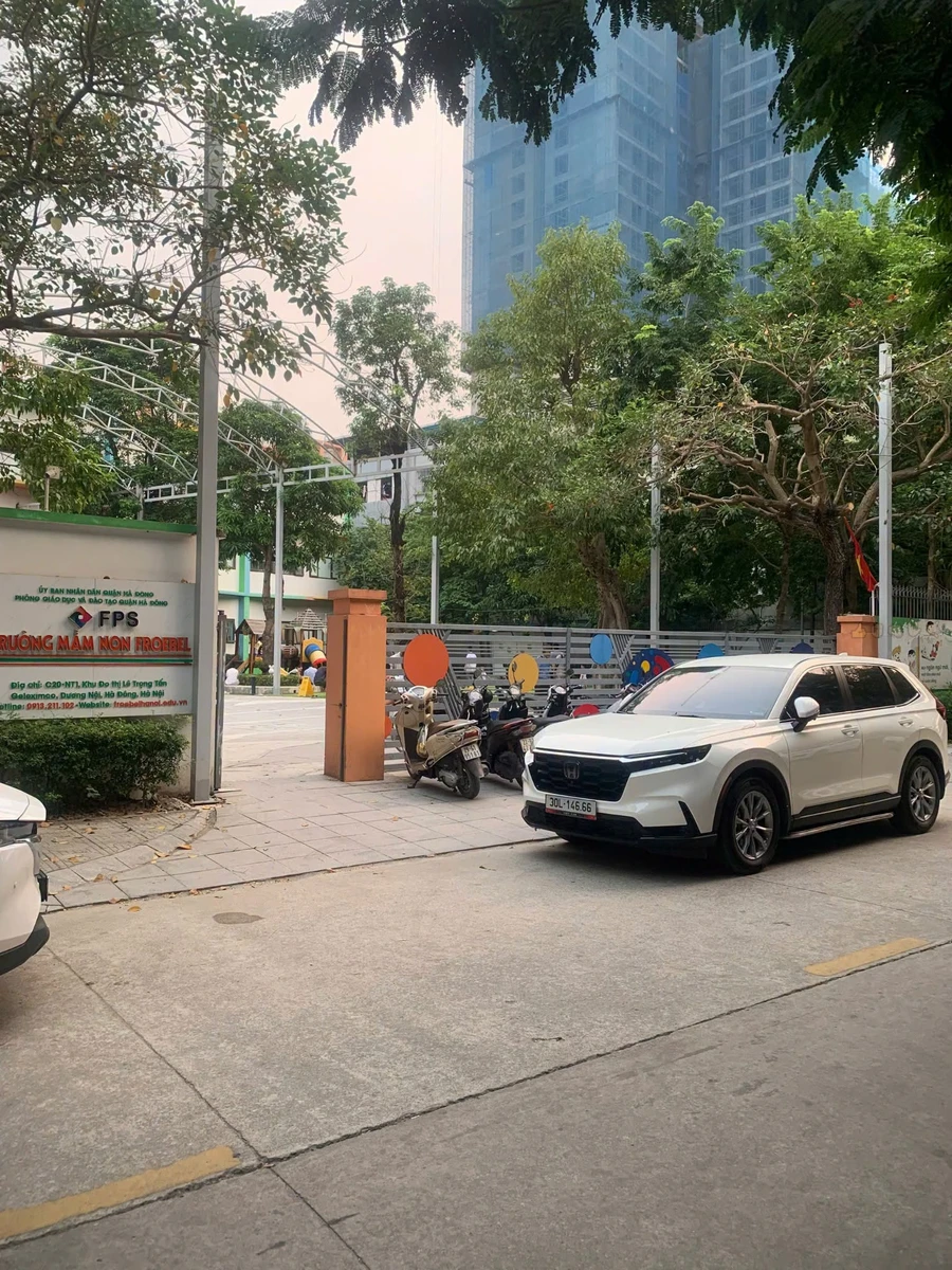 Bán shophouse 4 tầng 100m2, 18 tỷ gần Geleximco - Ảnh thu nhỏ 3