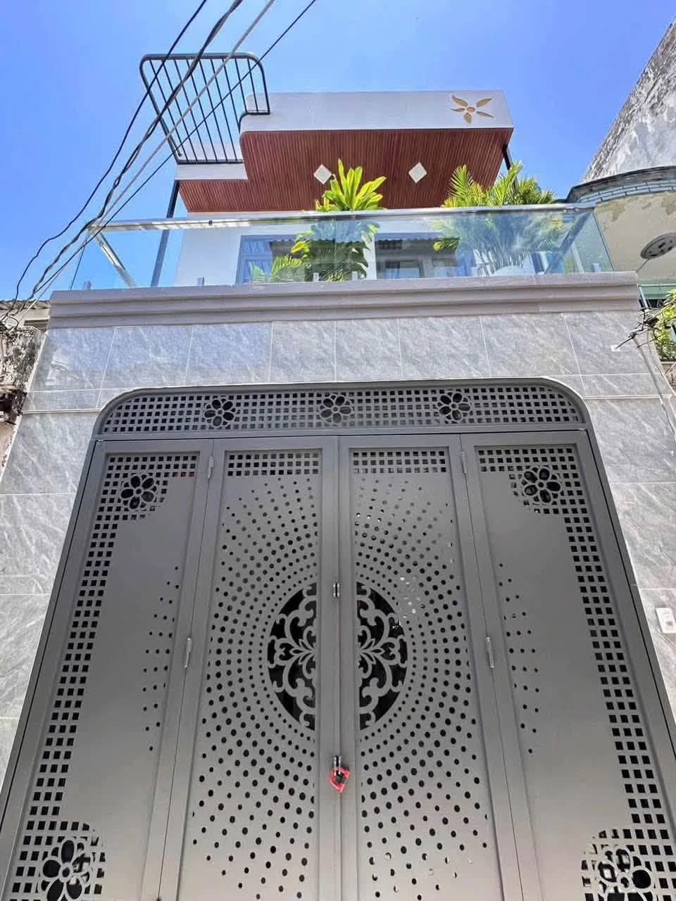 Bán nhà hẻm xe hơi 4x12m, 2 tầng 3PN gần đường Tân Hòa Đông, giá khoảng 5 tỷ - Ảnh 1