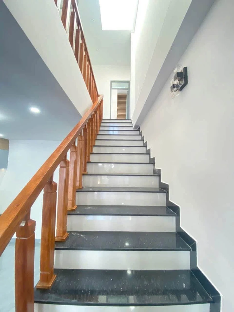 Bán nhà mặt tiền Buôn Hdok 150m² 3 phòng ngủ 3,28 tỷ - Ảnh thu nhỏ 4