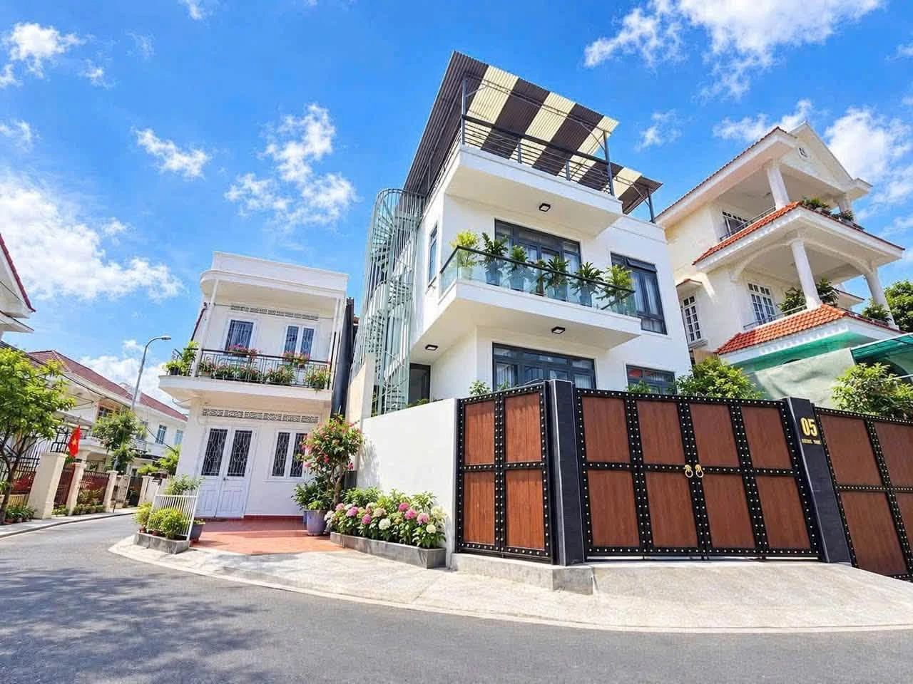 Bán nhà hẻm ô tô lớn Lê Hồng Phong Đà Lạt 14 tỷ 101m² - Ảnh 1