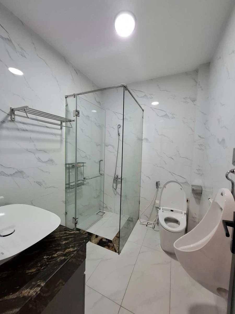 Bán nhà lô góc 3 mặt tiền An Dương Vương Quận 5, 70m2, 4 tầng, giá 39,9 tỷ - Ảnh thu nhỏ 2