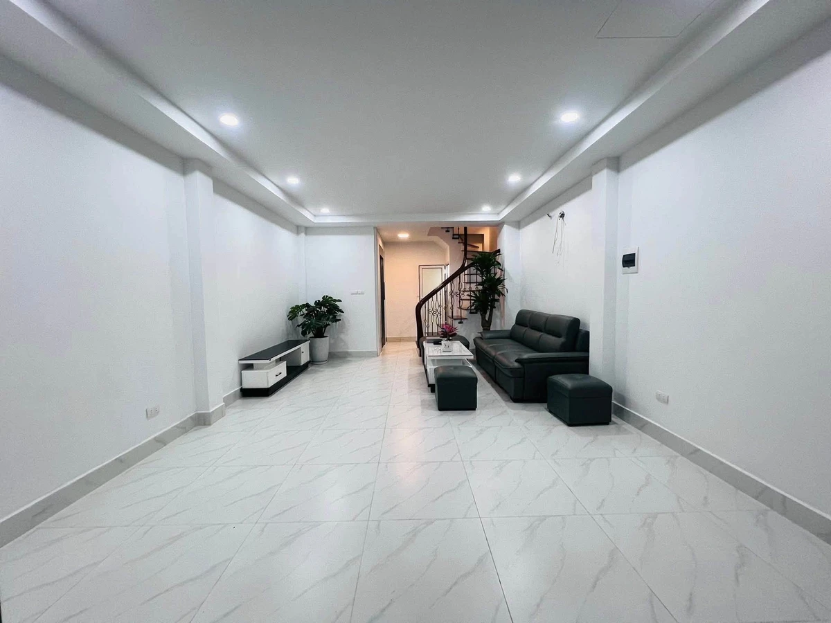 Bán nhà 6 tầng thang máy 40m2 MT 4.5m Tôn Thất Tùng hơn 9 tỷ - Ảnh 1
