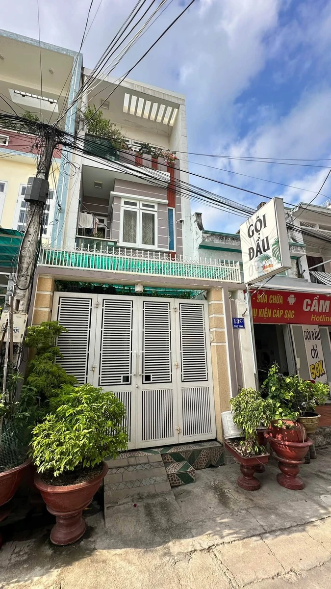 Bán nhà 3 tầng 170m² Nha Trang gần biển - Ảnh 1