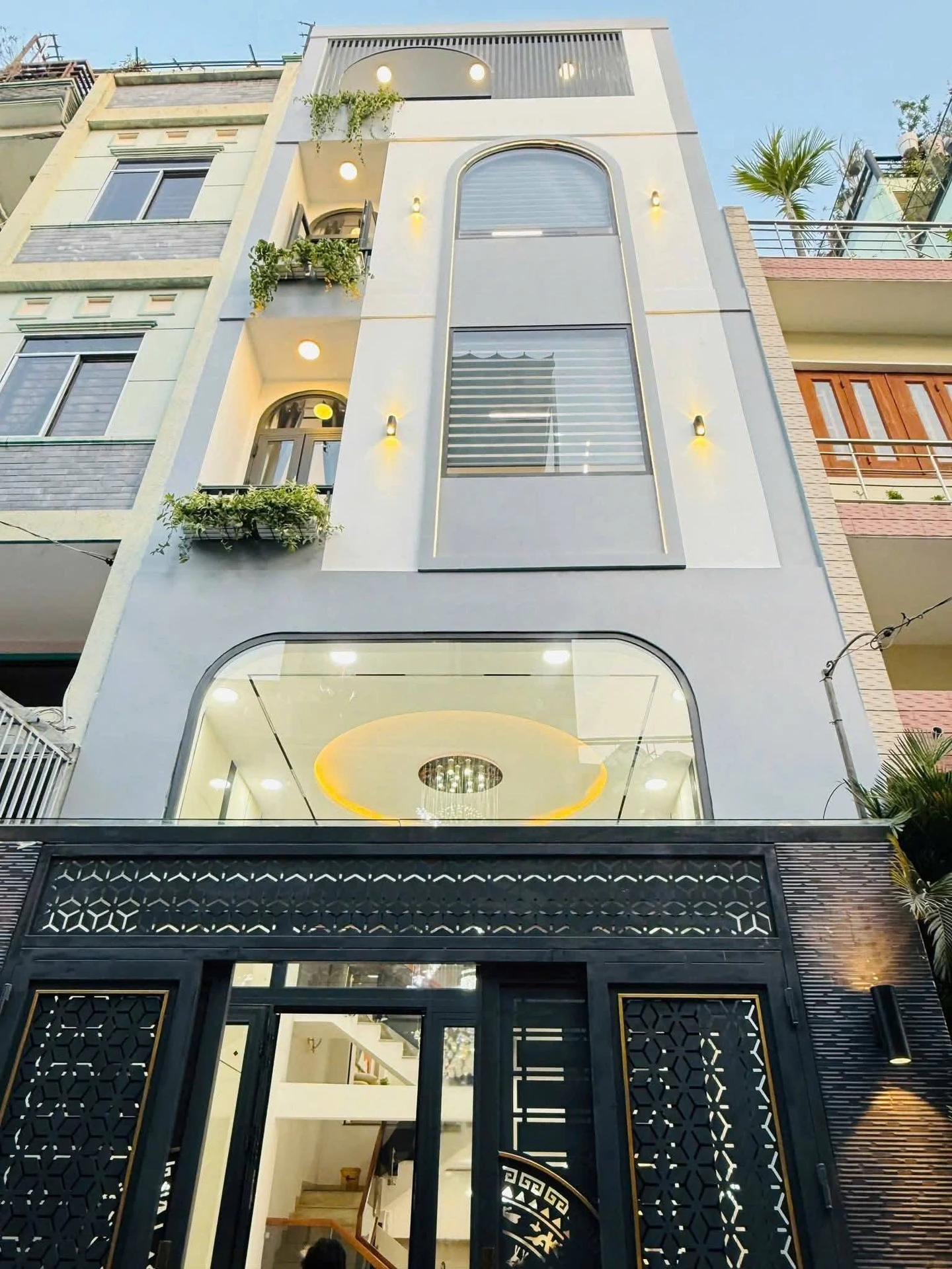 Bán nhà 5 tầng 5PN 63m² Quận 10 giá 14.2 tỷ - Ảnh 1
