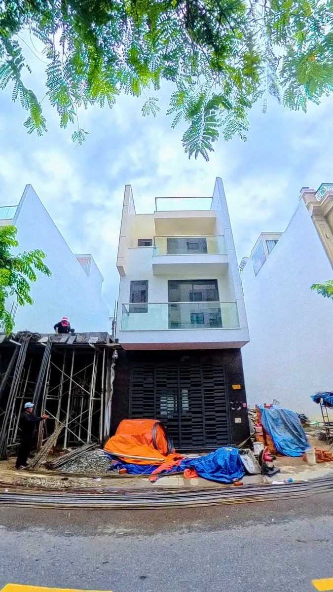 Bán nhà thô mặt tiền B8 VCN Phước Long 2, 95m², 9 tỷ - Ảnh 1