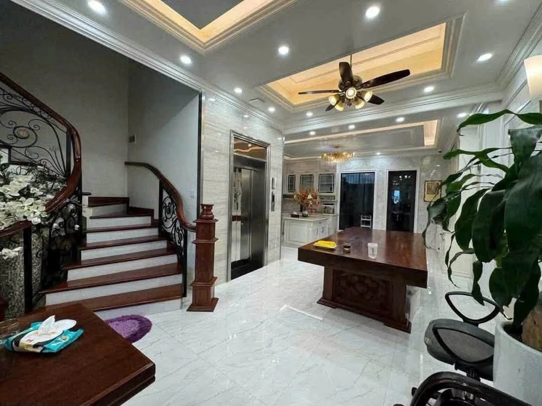 Bán nhà Vinhomes Bến Đoan 127,8 m² full nội thất 22 tỷ - Ảnh thu nhỏ 4