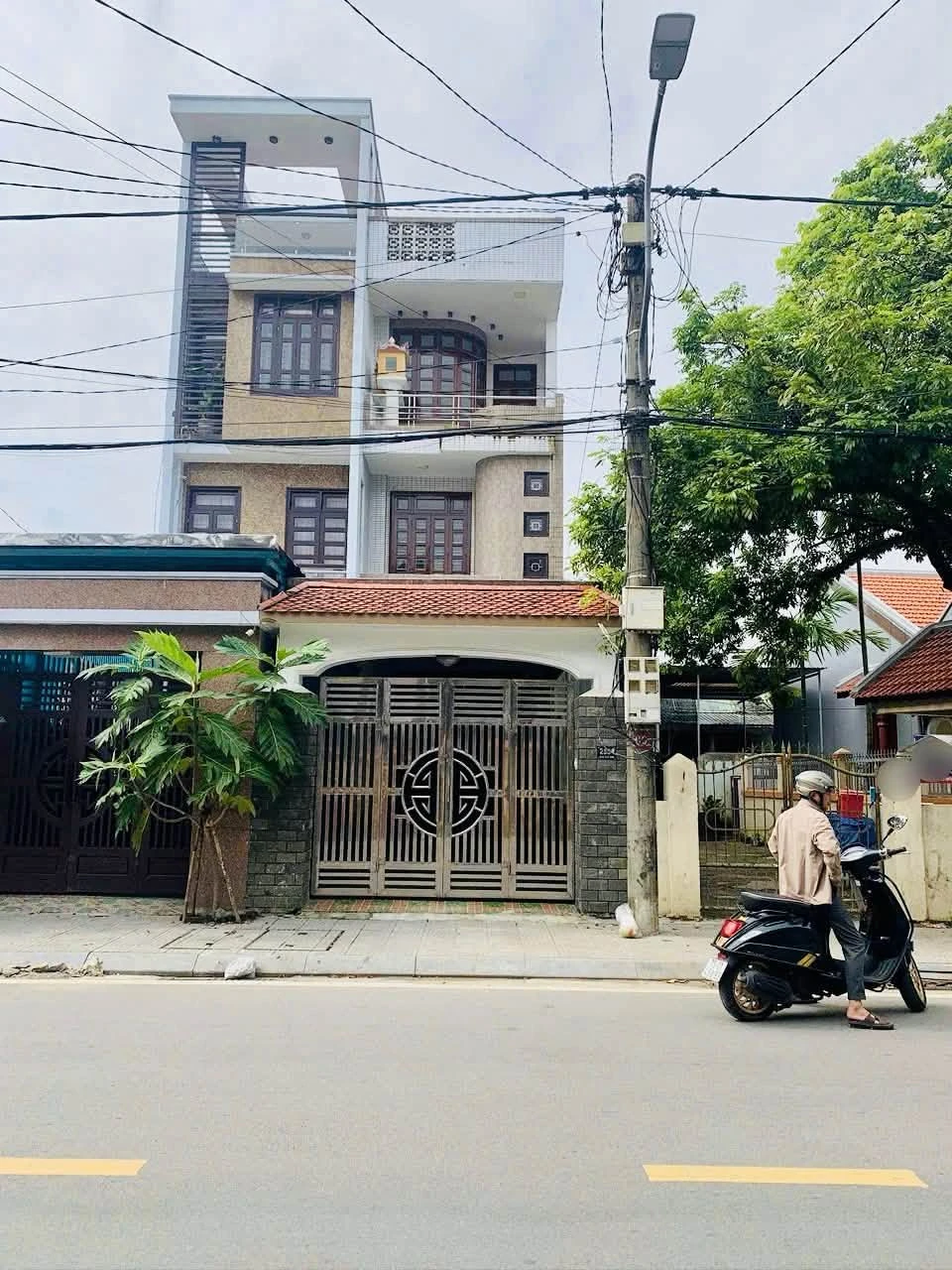 Bán nhà 3 tầng mặt tiền Đào Duy Anh 120m2, Huế 4,8 tỷ - Ảnh 1