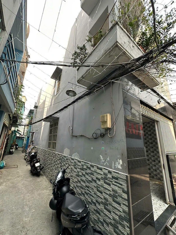 Bán nhà 4x12m đúc 1 lầu, 2 phòng ngủ, giá 660 triệu, ven Hóc Môn 289m2