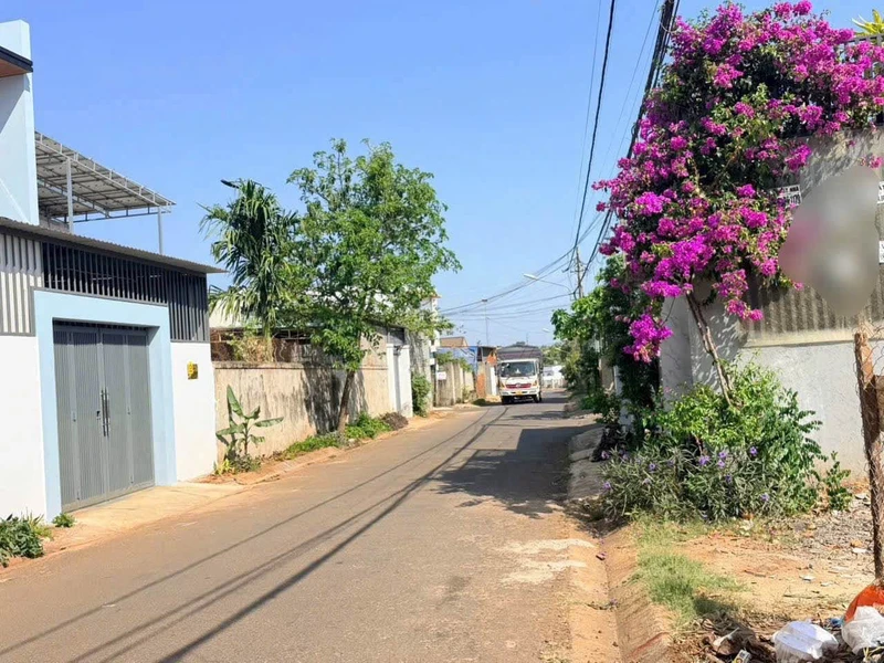 Bán đất mặt tiền đường Đặng Tất, Phường Tân An, Buôn Ma Thuột 100m2 giá 3,75 tỷ