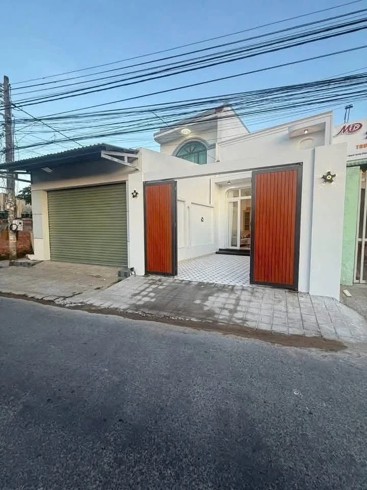 Nhà mặt tiền Lộ Thống Nhất, Bến Tre, 119m², full nội thất, 2.29 tỷ - Ảnh 1