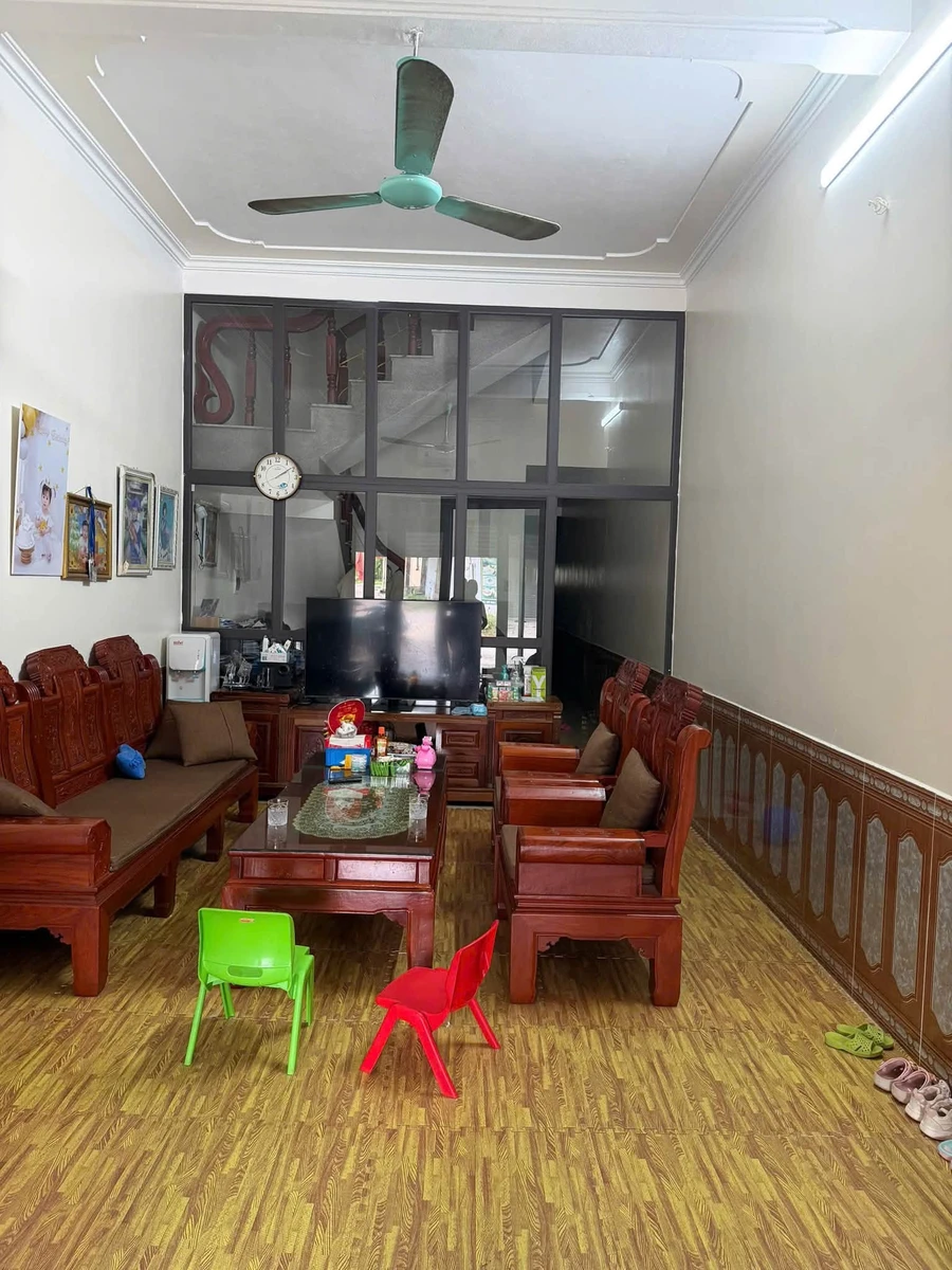 Bán nhà 2 tầng 3 phòng ngủ 96m² Quyết Thắng, giá 4 tỷ 680 triệu - Ảnh thu nhỏ 3