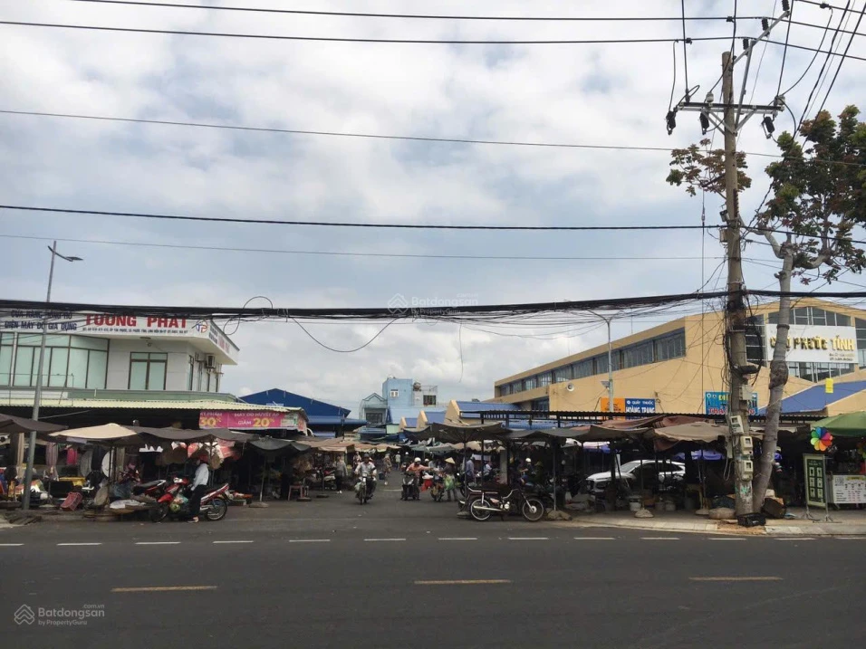 Vị trí: Đất Cảng Mới Phước Tỉnh, chỉ cách biển khoảng 200m - Ảnh 1