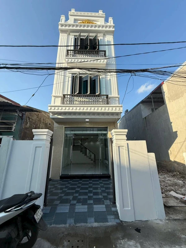 Bán nhà 3 tầng tân cổ điển 56m2 gần vườn hoa chéo Trần Thành Ngọ, Kiến An, Hải Phòng