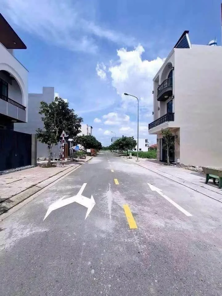 Bán nhà 4PN mặt tiền 10m, The Sol City Bình Chánh - 80m² - Ảnh thu nhỏ 2