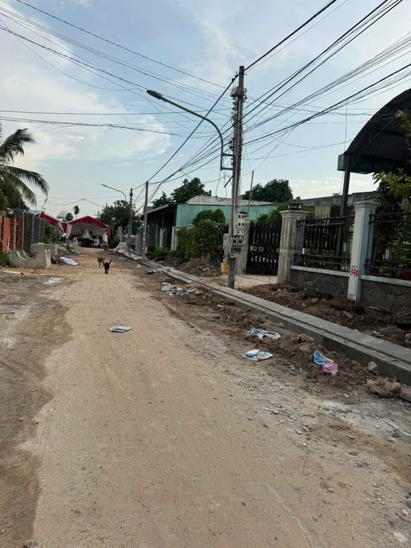 Bán nhà phố Hóc Môn 60m², sẵn dòng tiền 8tr/tháng choc