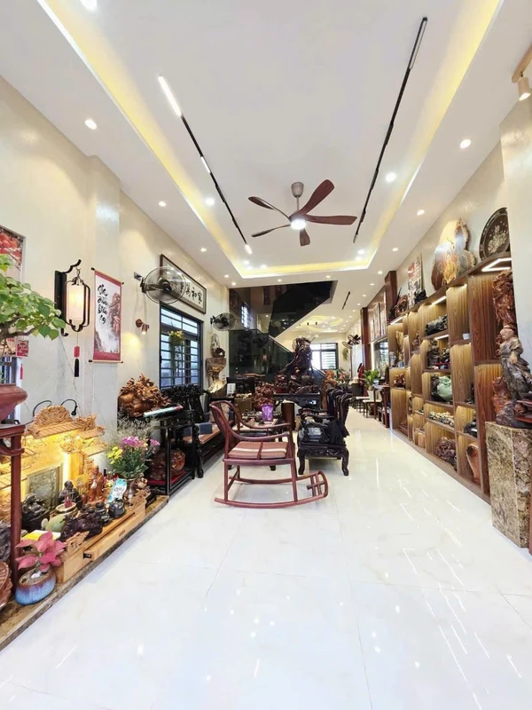 Bán nhà 3 mê mặt tiền Xuân Diệu Quy Nhơn 64m² 8 tỷ view biển