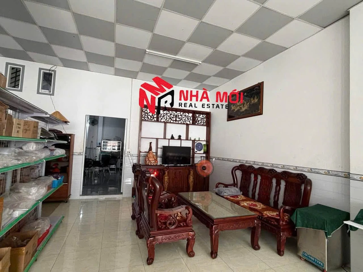 Bán nhà 1 trệt 1 lầu mặt tiền ngang 8m đường Trần Văn Ơn, gần chợ Phường 8, Cà Mau - Ảnh thu nhỏ 3
