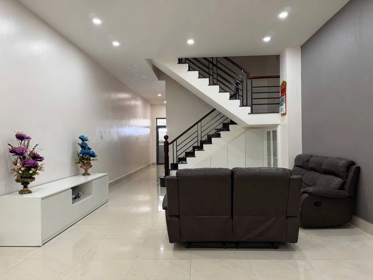 Bán nhà 1 trệt 2 lầu 4PN Rạch Giá 4 tỷ 100 - Ảnh thu nhỏ 2