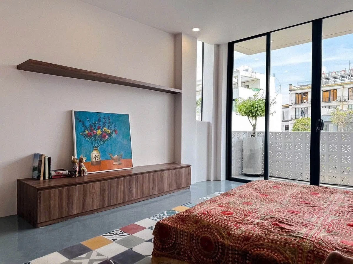 Bán tòa nhà 5 tầng hơn 110m2 hẻm ô tô sát Phú Nhuận, đang cho thuê 50 triệu/tháng - Ảnh 1