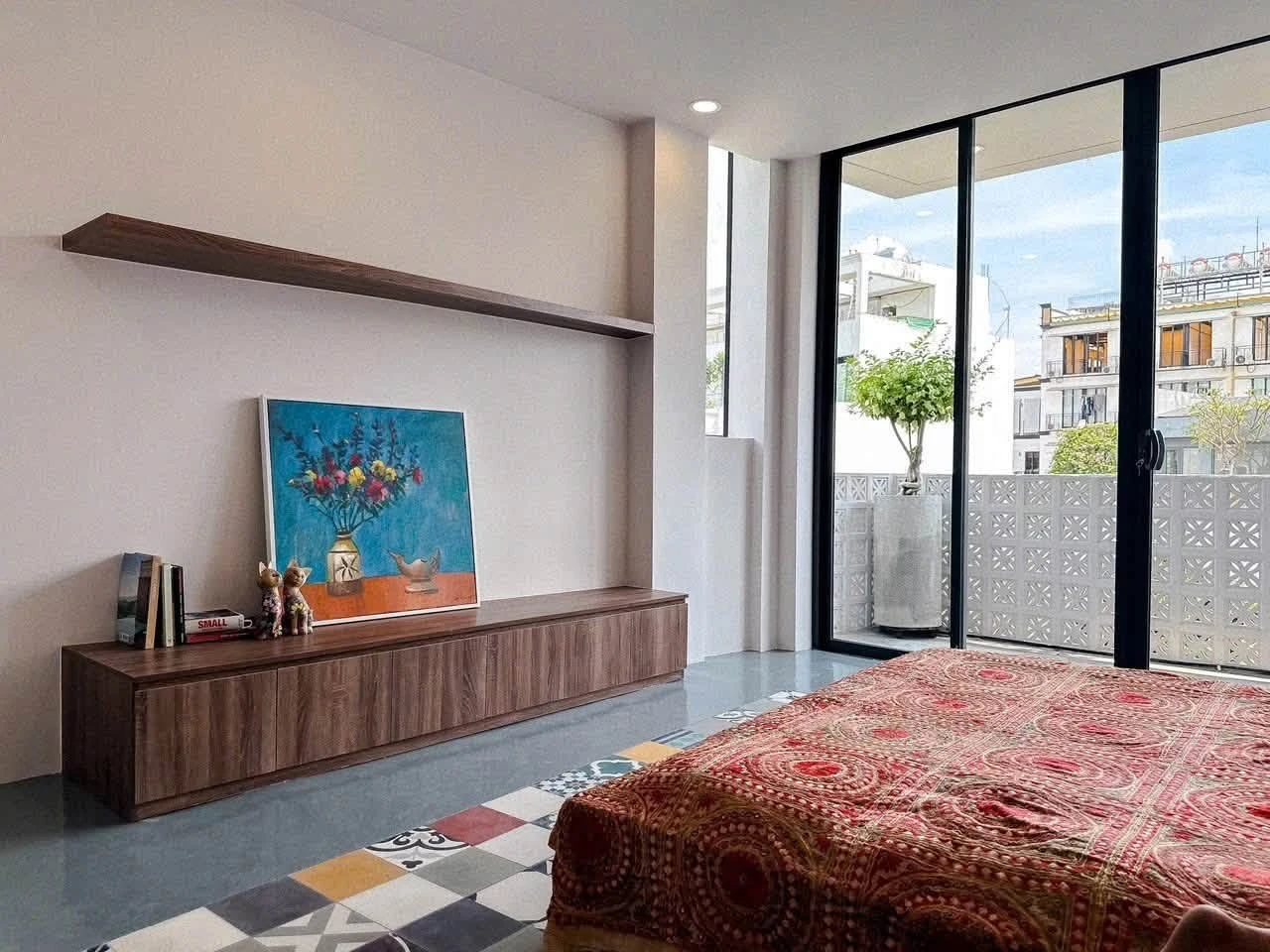 Bán tòa nhà 5 tầng hơn 110m2 hẻm ô tô sát Phú Nhuận, đang cho thuê 50 triệu/tháng - Ảnh 1