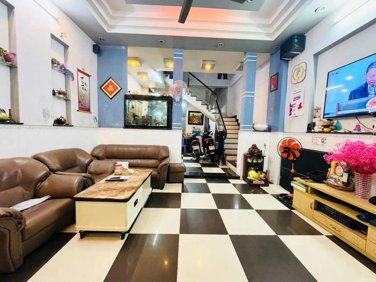Bán nhà 61m2, 5 phòng, mặt tiền Lý Thường Kiệt, Quận 10 - Ảnh 1