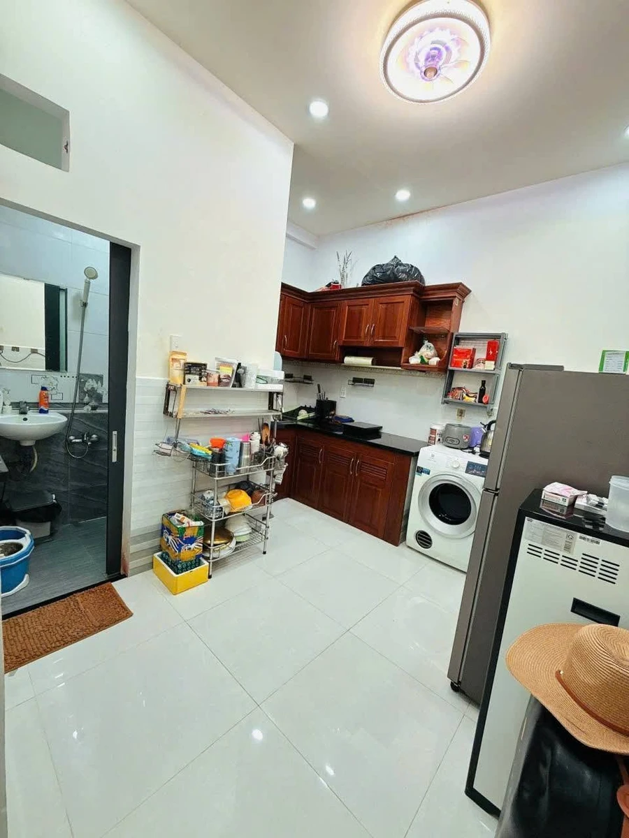 Bán nhà 2 tầng 4x10m gần mặt tiền Dương Bá Trạc, Quận 8, giá hơn 4 tỷ - Ảnh thu nhỏ 3
