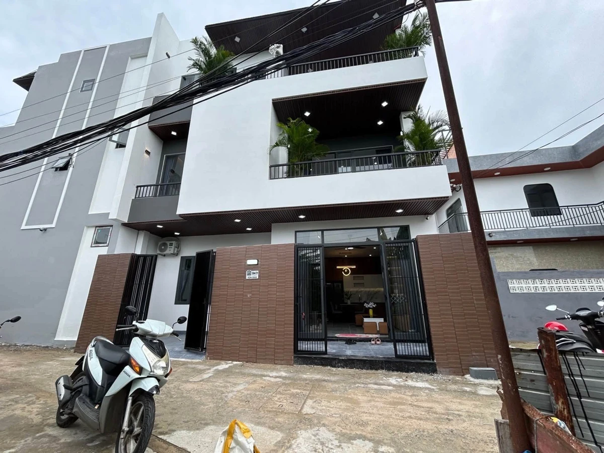 Bán nhà 3 tầng 87m2 kiệt ôtô Tôn Đản nội thất full - Ảnh 1
