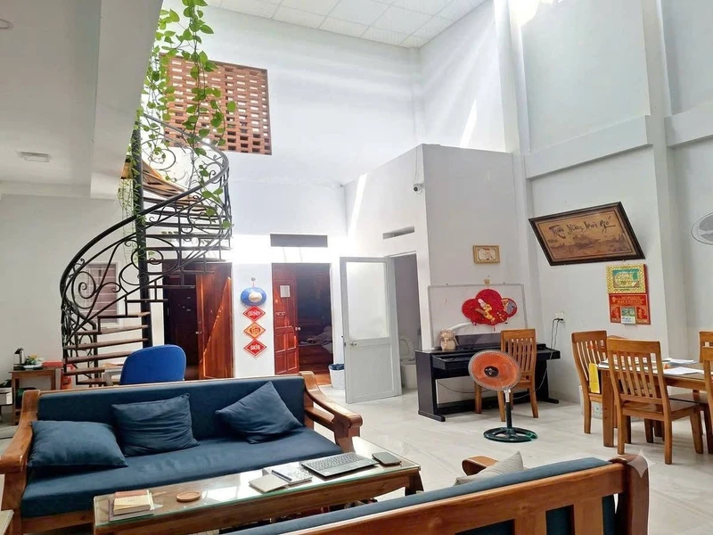 Bán nhà mặt tiền 3 tầng 96m2 Quang Trung Quy Nhơn 9 tỷ