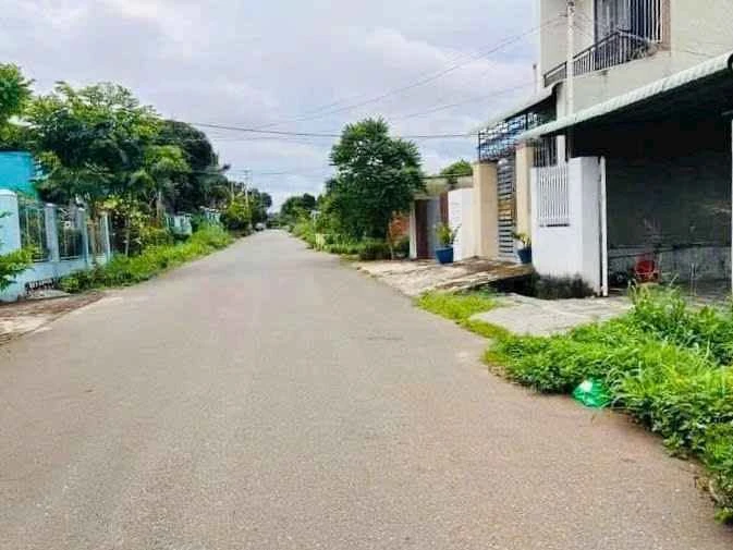Bán lô đất mặt tiền 100m² Bà Rịa - Vũng Tàu