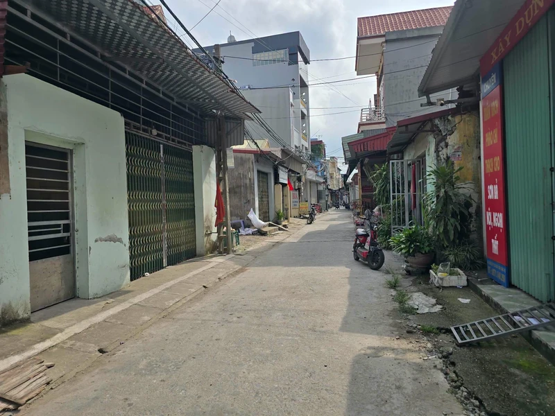 Bán nhà 2,5 tầng 101m2 4 phòng ngủ tại Cẩm Giàng Hải Dương