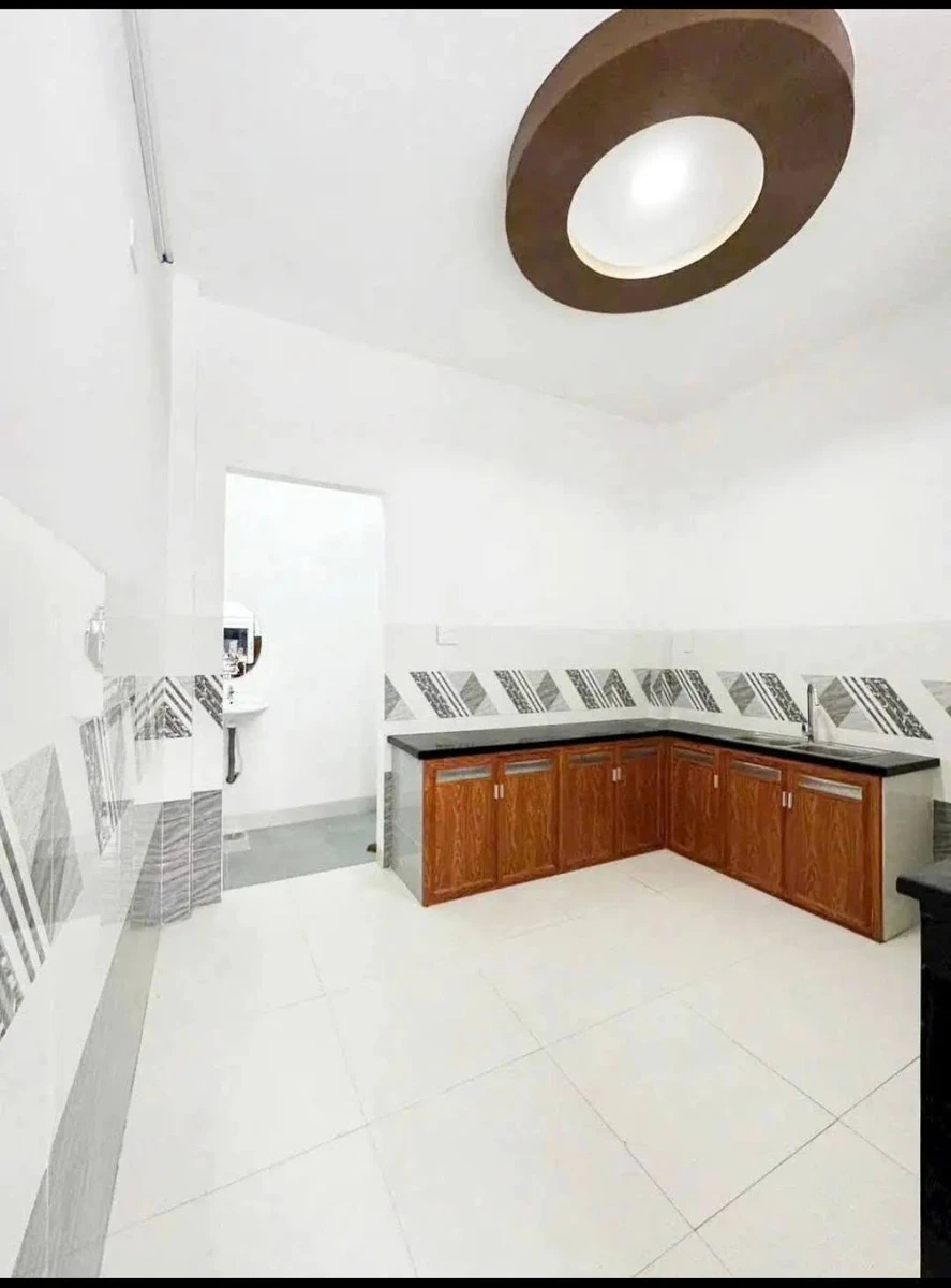 Bán nhà 2 tầng mặt tiền đường 1/5, TP Quy Nhơn, 40,4m2, 2 phòng ngủ, giá 2,6 tỷ - Ảnh thu nhỏ 4