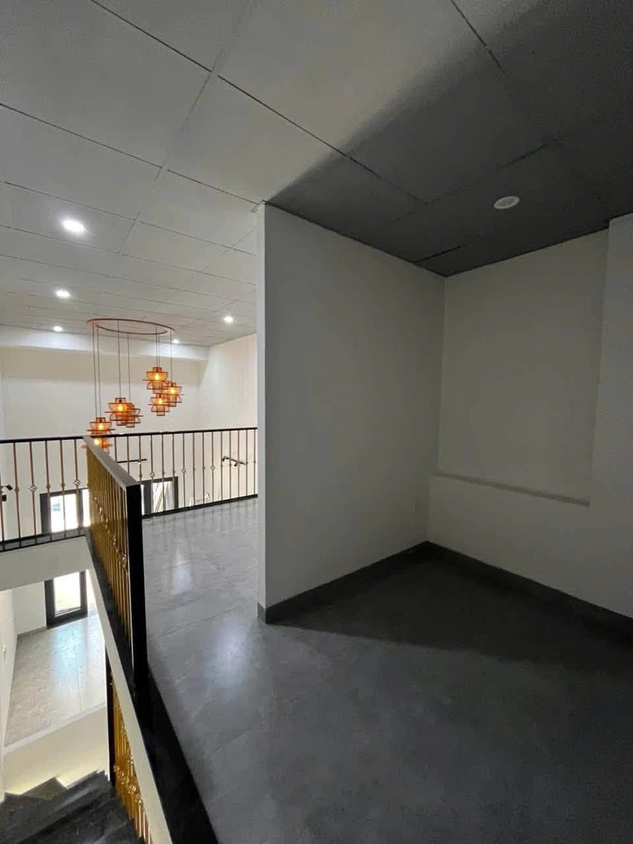 Bán nhà 2 tầng 60m² gần biển Mỹ Khê, Đà Nẵng, 2PN full nội thất - Ảnh thu nhỏ 4