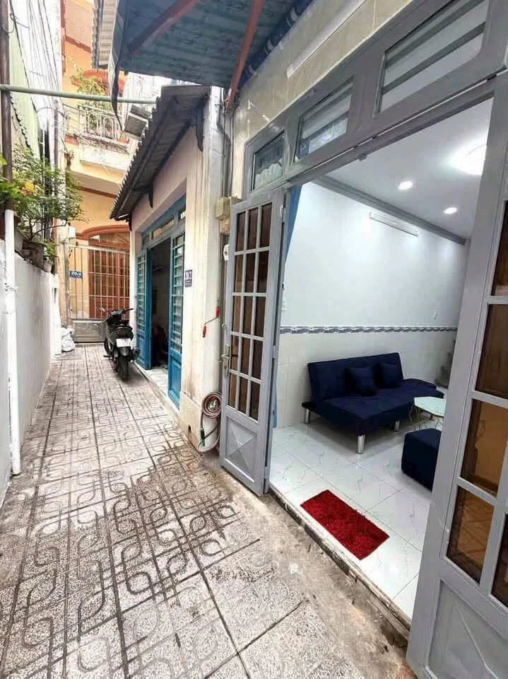 Bán nhà hẻm đường 339, 1 trệt 1 lầu, 26,8m2, giá 2,3 tỷ, Phước Long B, Quận 9 - Ảnh 1