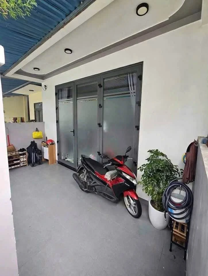 Bán nhà kiệt Lê Trọng Tấn 100m2, 2 PN, 2.7 tỷ - Ảnh 1