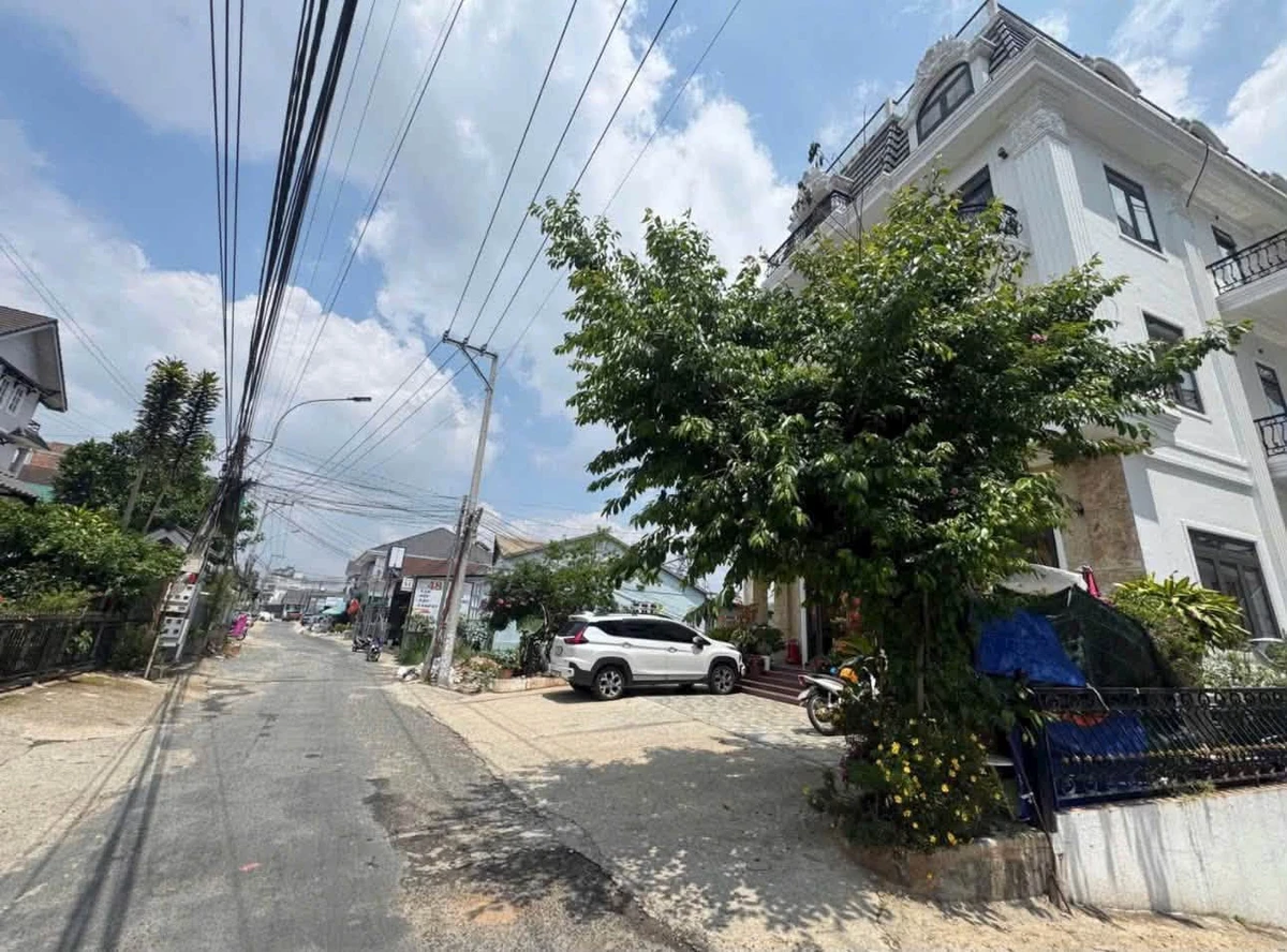 Bán đất biệt thự 200m2 Trạng Trình P9 Q1 giá 10,8 tỷ - Ảnh thu nhỏ 2