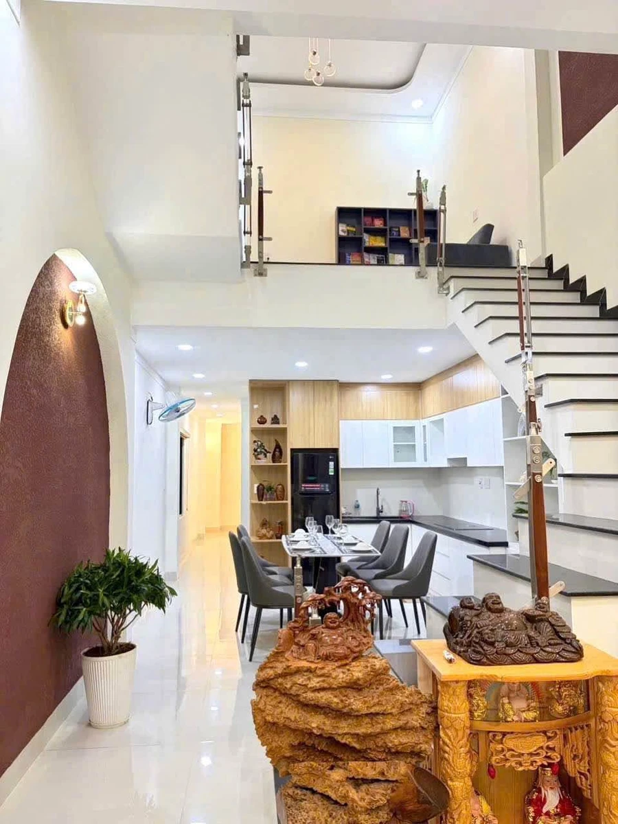 Bán nhà 1 lầu 3PN 100m² Trần Quý Cáp 3.6 tỷ - Ảnh thu nhỏ 2
