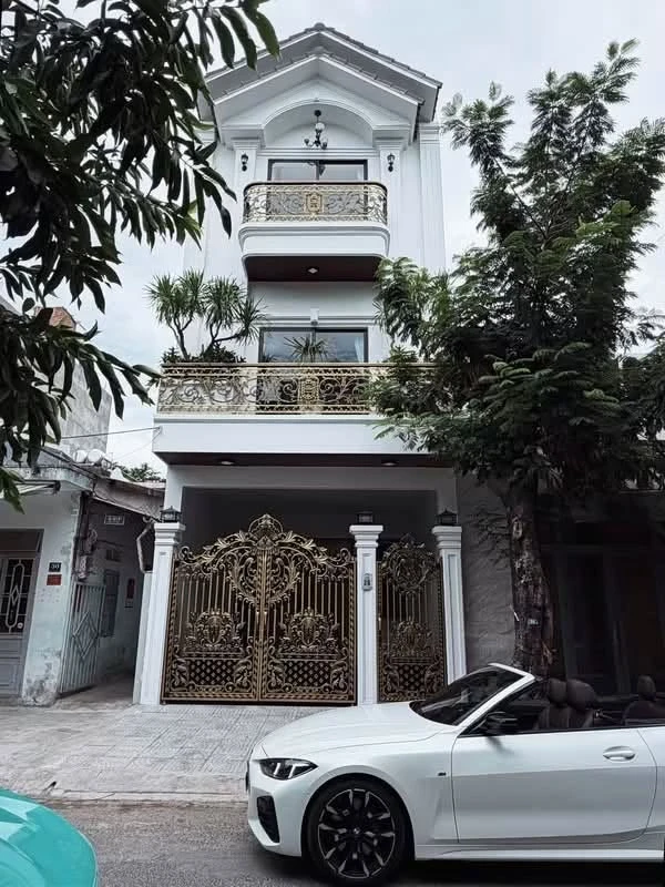 Bán villa 4 phòng ngủ 220m² Đà Nẵng 9 tỷ - Ảnh 1