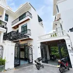Nhà 3 tầng tân cổ điển 200m2, 4 PN, full nội thất 4,1 tỷ - Ảnh thu nhỏ 1