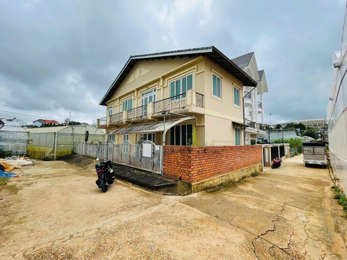 Bán nhà mặt tiền Lý Nam Đế Đà Lạt, 200m², 4 phòng, 9 tỷ - Ảnh 1