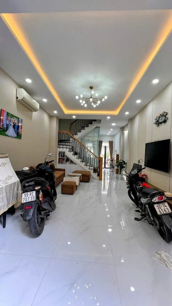 Bán nhà mặt tiền nội bộ Lạc Long Quân, Cư xá Phú Thọ Hòa, Quận 11, 65,6m², 4 tầng, 4PN - Ảnh 1