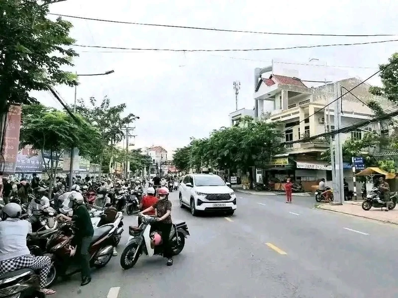 Bán nhà mặt tiền Trần Văn Nghiêm, Bình Thủy, Cần Thơ, 105m²
