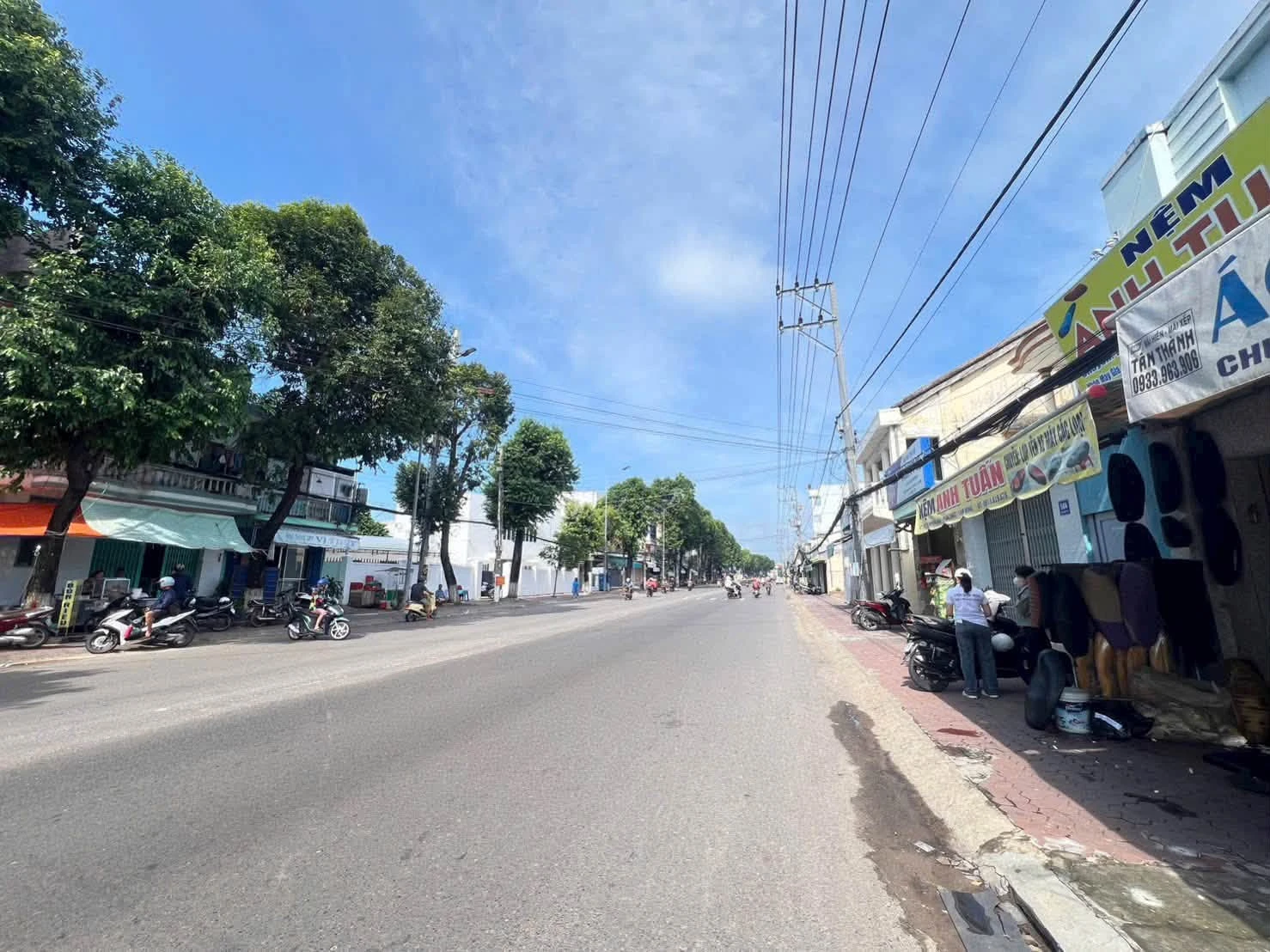 Bán nhà lầu lô góc 99.5m2 mặt tiền Trần Hưng Đạo Phan Thiết - Ảnh 1