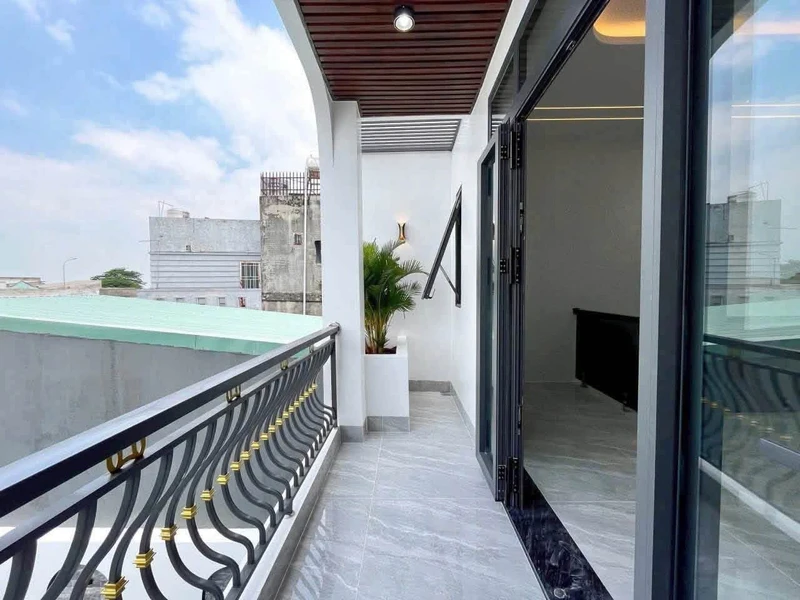 Bán nhà phố 1 trệt 1 lầu 5x24m, 3 phòng ngủ, trung tâm thị trấn Đức Hòa, Long An